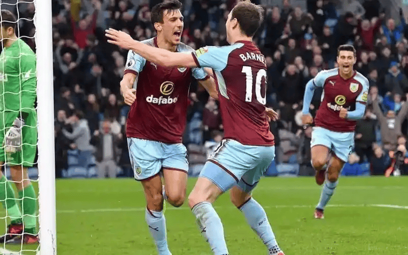 伯恩利vs埃弗顿雨燕直播